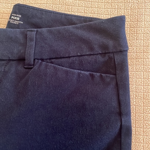 Old Navy Pixie pants - Picture 4 of 6